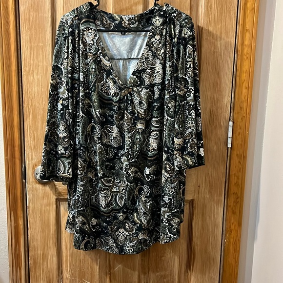 Black Shirt  with Green/White/Brown Paisley Design - Picture 1 of 4